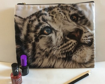 SNOW LEOPARD COSMETIC Bag, Pencil Case, Zipper Pouch, Animal Gift, Makeup Storage Bag, Gift For Her, Cat Makeup Case, Cat Lovers Gift,