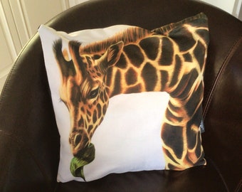 GIRAFFE PRINT CUSHION, Giraffe Lover Gift, Wildlife Pillow Cover, Safari Print, Zoo Animal, Eco Friendly Soft Furnishing, Kids Room Decor