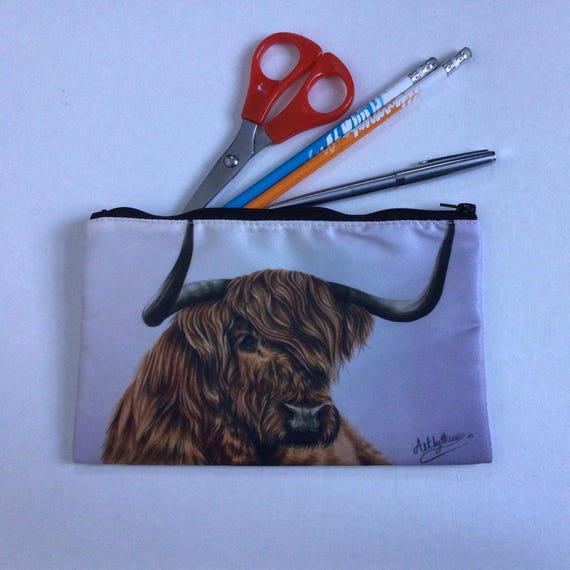 HIGHLAND COW PENCIL Case, Cosmetic Bag, Scottish Coo Make Up Storage, Cow Lover Gift For Her, Small Toiletry Bag, Cute Animal Zipper Pouch
