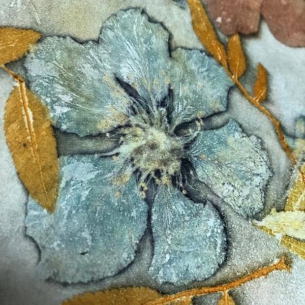 PDF-handledning botaniska ekotryck i läder, gör-det-själv-lädertryck, e-bok ekotryck i läder, blomtryck, naturligt ekotryck, idé om läderväska