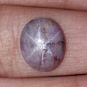 Cabujón de gema Star Ruby Trapiche: 4,50 ct. Natural, sin tratar, Johnson Mines, rosa, forma ovalada de 6 puntas, 12 x 10 mm.