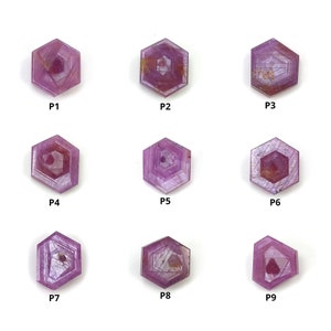 Zafiro rosa romero en rodajas planas: natural, sin tratar, sin calentar, raro, con forma hexagonal.