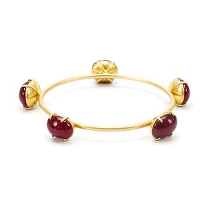 "Rubin Edelstein-Armband: 23.86gs Natürliches Glas gefüllt Rubin 925 Sterling Silber Prong Set Vergoldeter Armreif 2.28"
