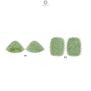 Könnte beinhalten: Zwei Paare geschnitzter grüner Edelstein-Cabochons. Das erste Paar ist halbkreisförmig und das zweite Paar rechteckig.