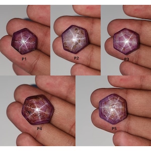Puede incluir: Cinco piedras preciosas de rubí estrella hexagonales con un tono rojo y morado. Las piedras preciosas están etiquetadas como P1, P2, P3, P4 y P5.