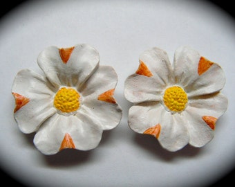Vintage Buttons ~ Set of 2 Hand Painted Flowers