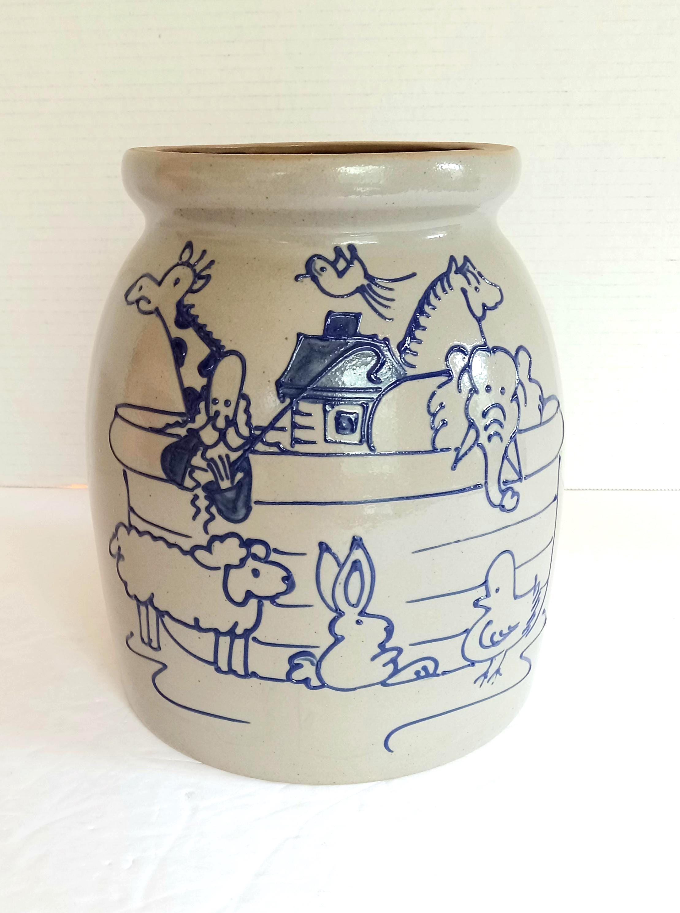 noah ARKS C&P MST 156 　24-25 Primitive Noah's Ark Open Jar / Canister With Raised Blue
