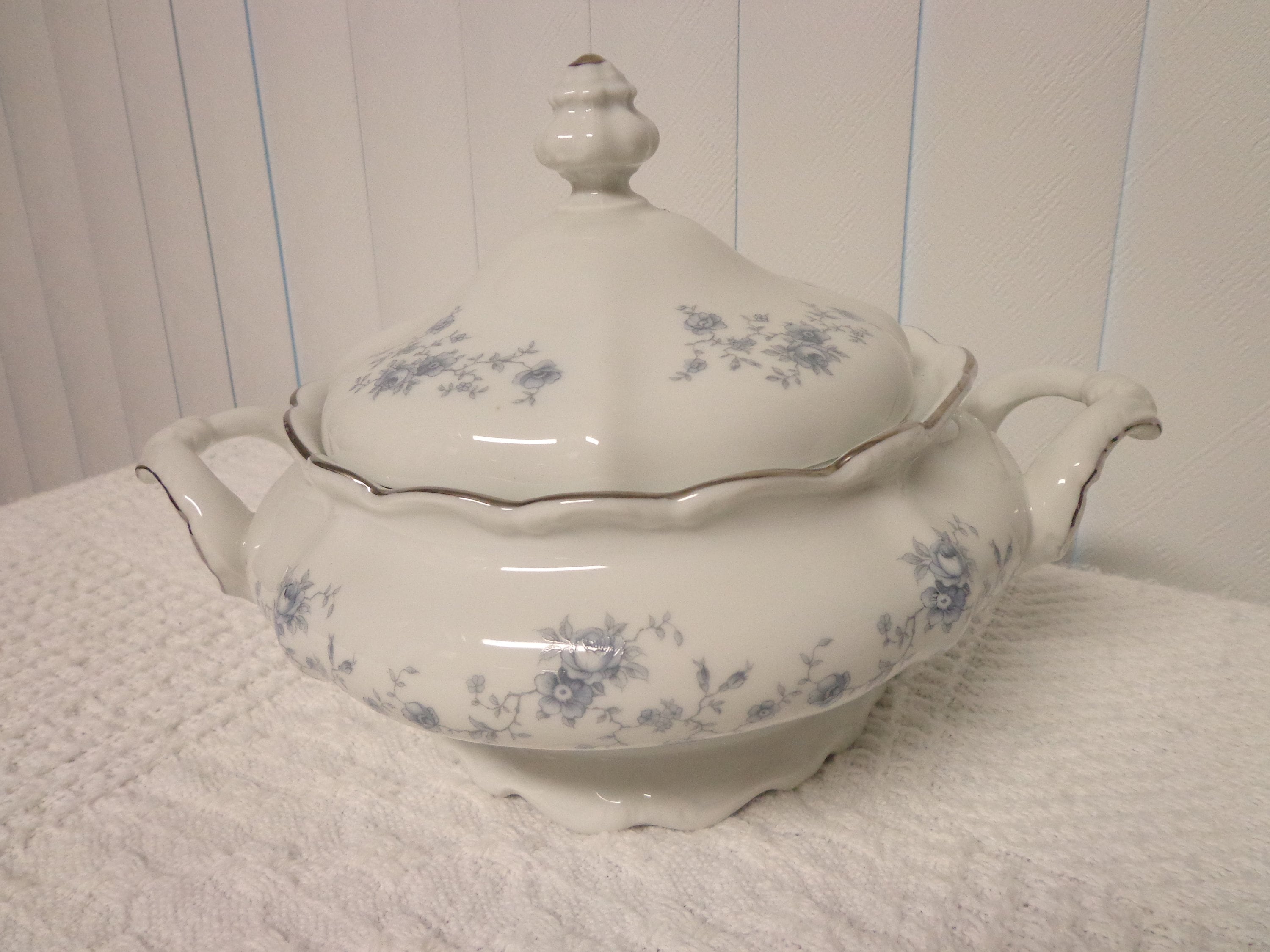 Johann Haviland Bavaria Germany Blue Garland Value Johann Haviland Bavaria Germany Blue Garland Covered Vegetable Serving
