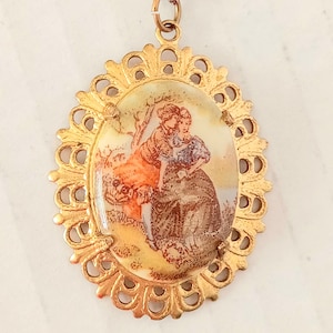 Vintage Fragonard Pendant Necklace with Courting Couple set in Ornate Gold Tone Metal Pendant on Gold Tone Metal Chain 20&quot;, Romantic Jewelry