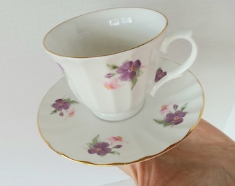 Crown Trent Fine Bone China Purple Floral Teacup Fluted Gold Gilded English Teacup and Saucer Set England