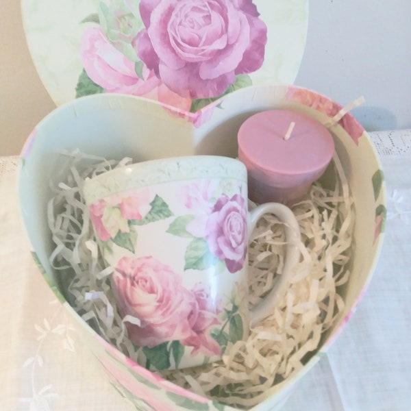 Lady Jayne Ltd. Heart Pink Roses Band Box Mug and Scented Candle Set Romantic Cabbage Rose Design 2002