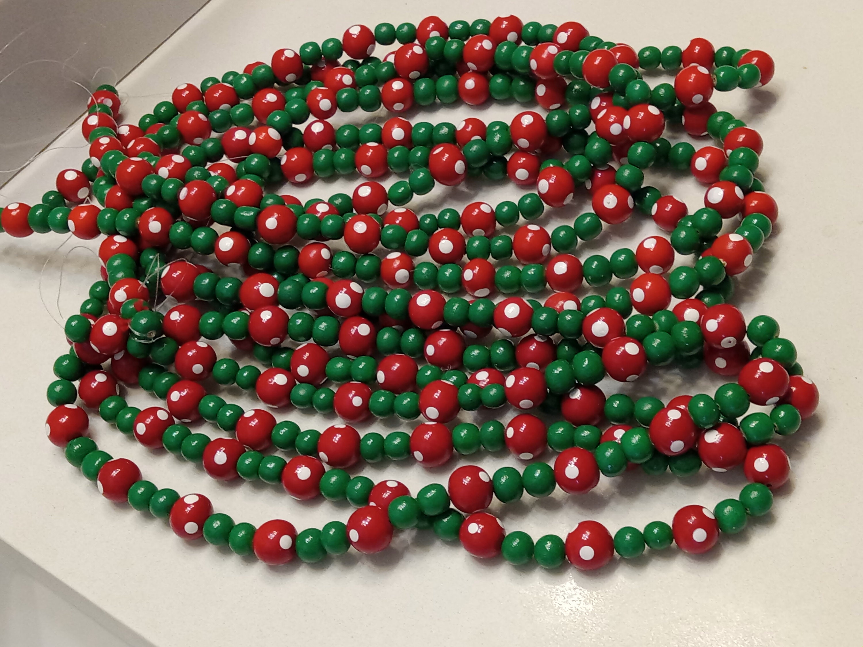 9-Foot Rustic Bright Red, White and Green Wood Bead Garland Christmas Tree  Decoration