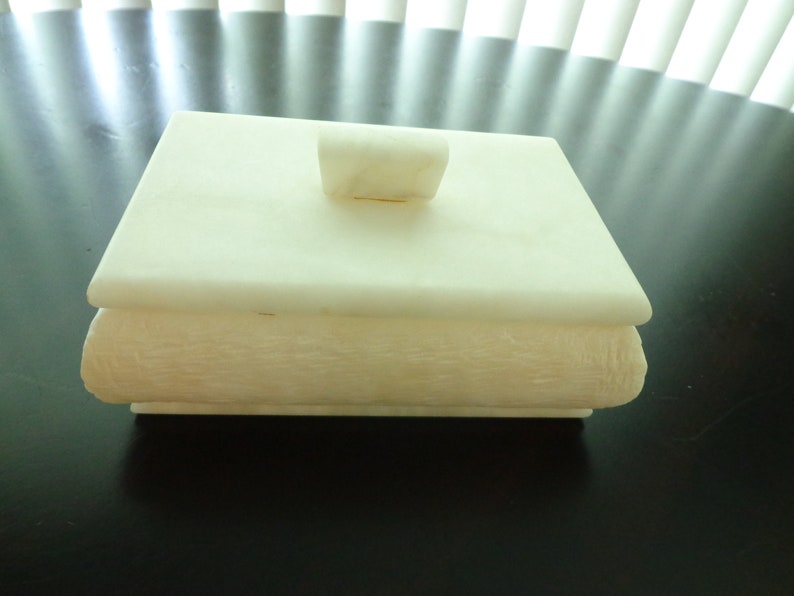Jewelry Box UCAGCO White Marble lidded Dresser Box Vanity Box Made In Italy 5 34 x 4