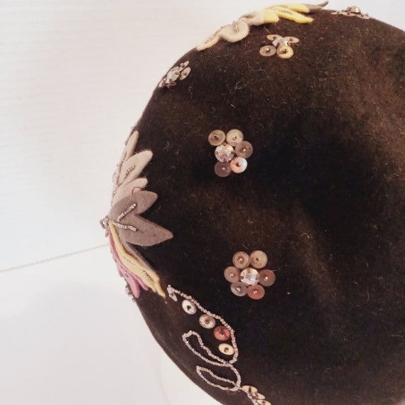 1940s Sonnenfeld's Cloche Black Felt Hat Skull Ca… - image 6