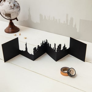 New York Skyline Silhouette 3D Papercut Karte