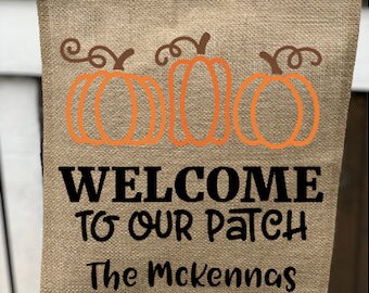 Bienvenido a nuestra bandera del jardín del parche, bandera personalizada del jardín de calabaza, bandera del parche de calabaza, decoración del patio, decoración de la caída, decoración del patio de otoño, calabazas