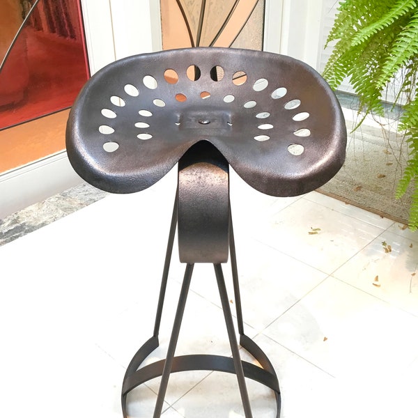 Tractor-seat Bar stool