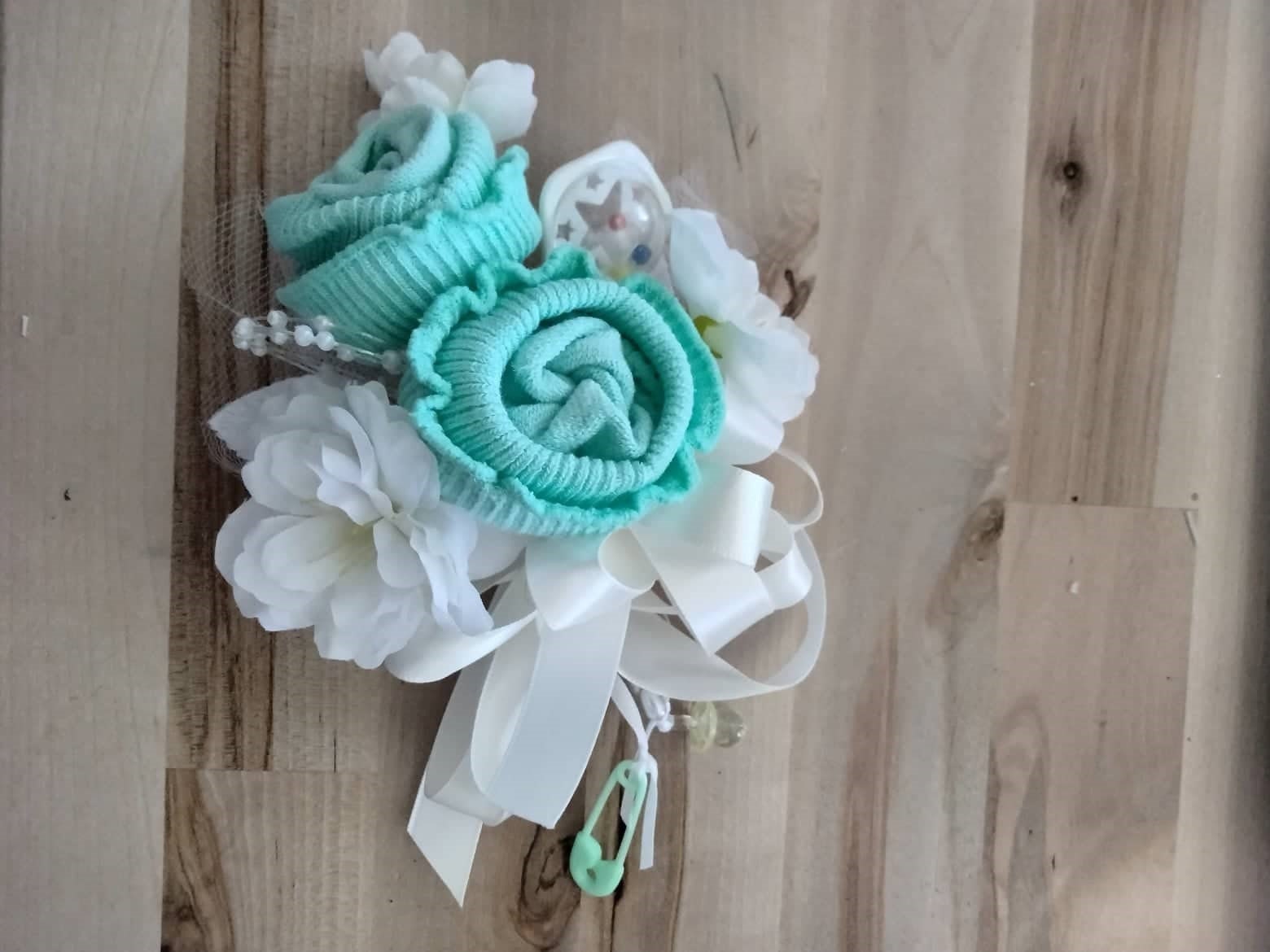 Baby shower corsage 2025