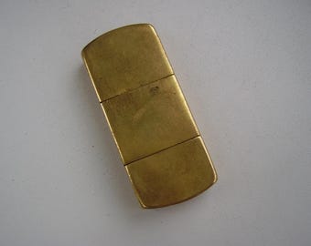 Encendedor de trinchera de latón de la Primera y Segunda Guerra Mundial