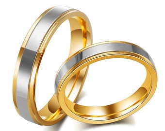 Alianzas boda personalizadas de acero y oro. Alianzas chapadas oro de alta calidad para bodas. Alianzas grabadas por dentro para boda