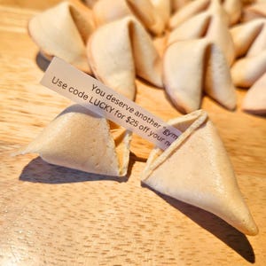 Message personnalisé Fortune Cookies, Cadeaux de mariage, Anniversaire, Faire-part de grossesse, Halal, Végétalien, Végétarien, Glückskeks, Biscuit chinois