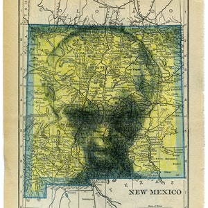 Pode incluir: Um mapa vintage do Novo México, mostrando as principais cidades, vilas e rios do estado. O mapa é impresso em verde, amarelo e azul, com uma escala de milhas e uma chave para as ferrovias. O texto "Novo México" é impresso em letras grandes e em negrito na parte inferior do mapa.