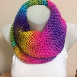 Knitted Rainbow Scarf,Chunky Rainbow Scarf, Chunky Infinity Scarf,Christmas Gift, Warm Knitted Scarf