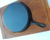 Large Wagner Ware 10 Cast Iron Skillet - Stylized Logo - Made in the USA - 1935 - 1959
