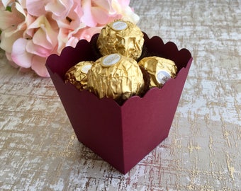Mini Popcorn Box. Fits 8 Ferrero Rochers (for reference)