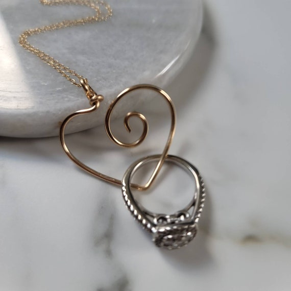 Collar de anillo de compromiso regalo de San -