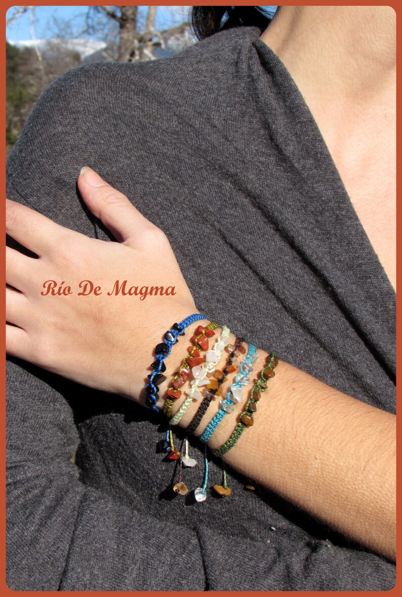 Friendship bracelet with orange agate or red agate in macrame Energy cleaner Brown and carnelian Bracelet with chip stone Square knot