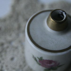 Rare Antique Vintage Feather Ink, White Porcelain Ink Container, Porcelain with Ornate Pink, Golden Border, 1920s image 3