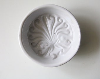 Sicilian ceramic mold, vintage Italian craftsmanship, white ceramic mold typical of Sicily