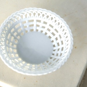 Vintage white porcelain bowl, ring holder, porcelain ring holder saucer, porcelain ring holder, miniature woven basket