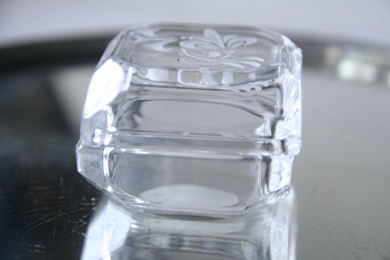 floral engraving lily on the lid Small square box in vintage crystal