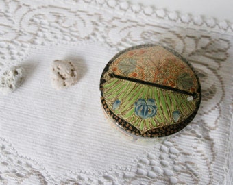 Round box in vintage Indian paperweight, vintage 70s