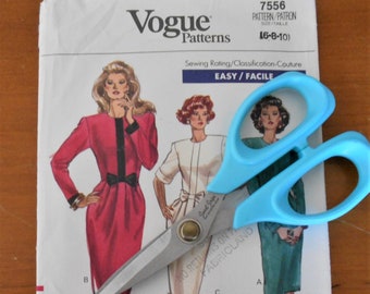 Vogue 7556~Vintage Sewing Pattern~Misses/Misses Petite Dress~Size 6, 8, 10~Bust 30 1/2" through 32 1 /2"~Small Tear on Upper Left Side~FF