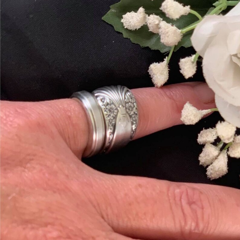 Vintage Flatware Wrapped Handmade Big Recycled Silver Spoon Handle Flower Ring 1939 Crown Antique Silverware Jewelry Spoon Ring for Women