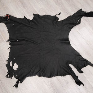 Garment Deerskin Leather: Black 10.75 sq ft (40-GAR-BK-G2265) Y1L