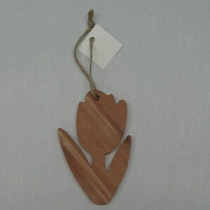 Cedar Silhouette Ornament: Tulip (523-14) Y2H