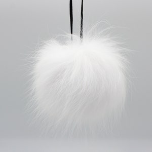 Arctic Fox Fur Pompom (1267-AFNA) 1267-AFNA