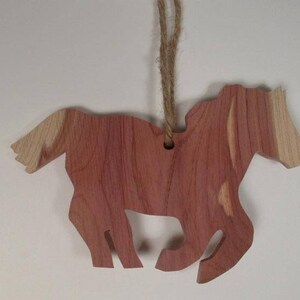 Cedar Silhouette Ornament: Horse (523-21) Y2H