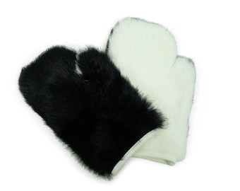 Pair of Rabbit Fur Massage Mitts: Yin Yang Black White (696-9YY-S) Y1X