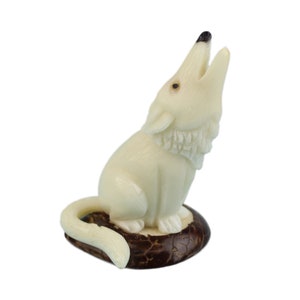Tagua Nut Carving: Wolf (1153-C324) Y1D