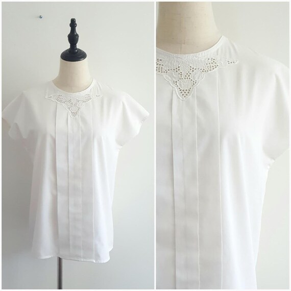Vintage White Eyelet Blouse, Minimalist blouse, si