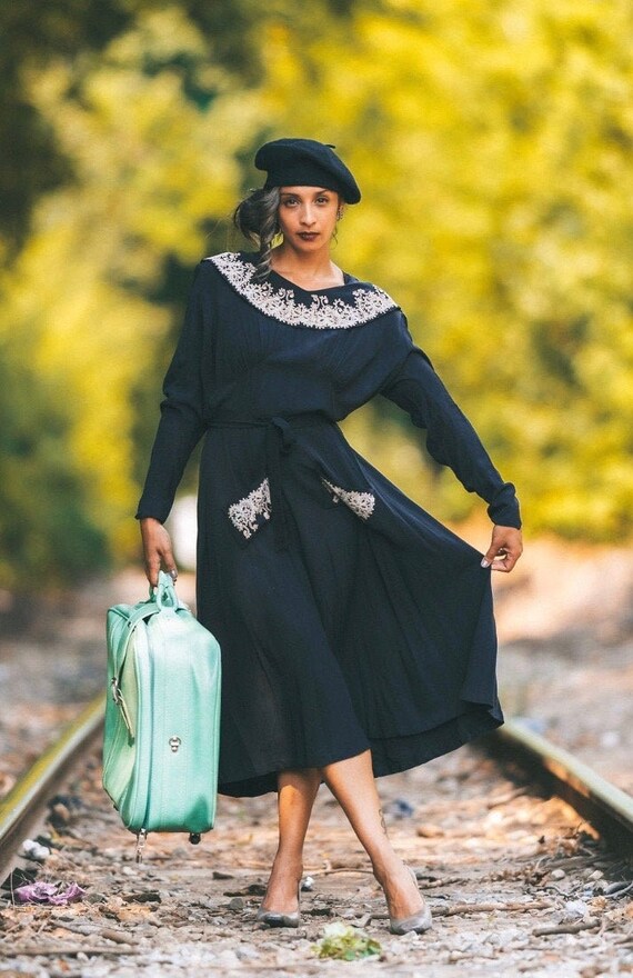 Vintage 1940s Black Embroidered dress, Size M