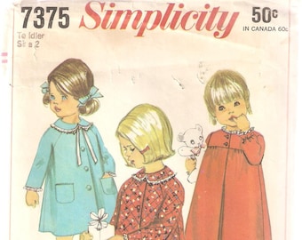 VINTAGE Simplicity 7375 - Kinderkleidung - Kleinkind Robe und Nachthemd - Größe 2
