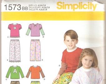 Simplicity Sewing pattern  1573 - Children's Sleepwear - Toddler and Child's Robe, Pants and Top - Sizes 1/2-3 or 4-8