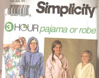 VINTAGE Simplicity Schnittmuster 8090 - Kinderkleidung - Kinderpyjama, Nachthemd und Morgenmantel - Größe 2-4
