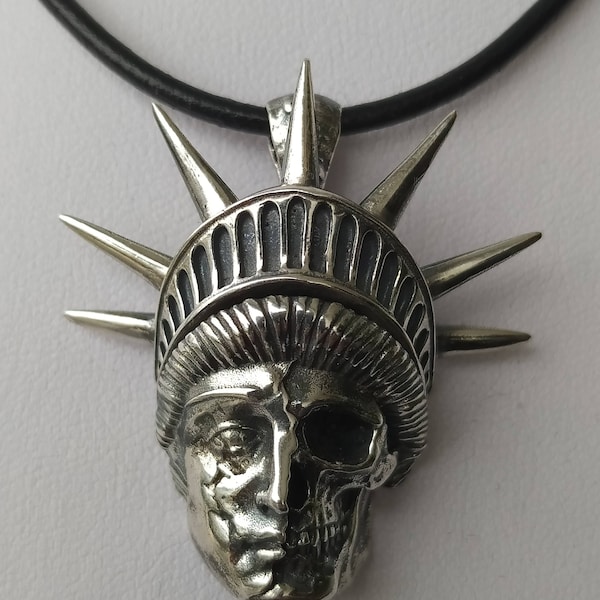 Statue de la Liberté des Etats-Unis Argent 925- Fait main avec un collier de corde en cuir (2mm)